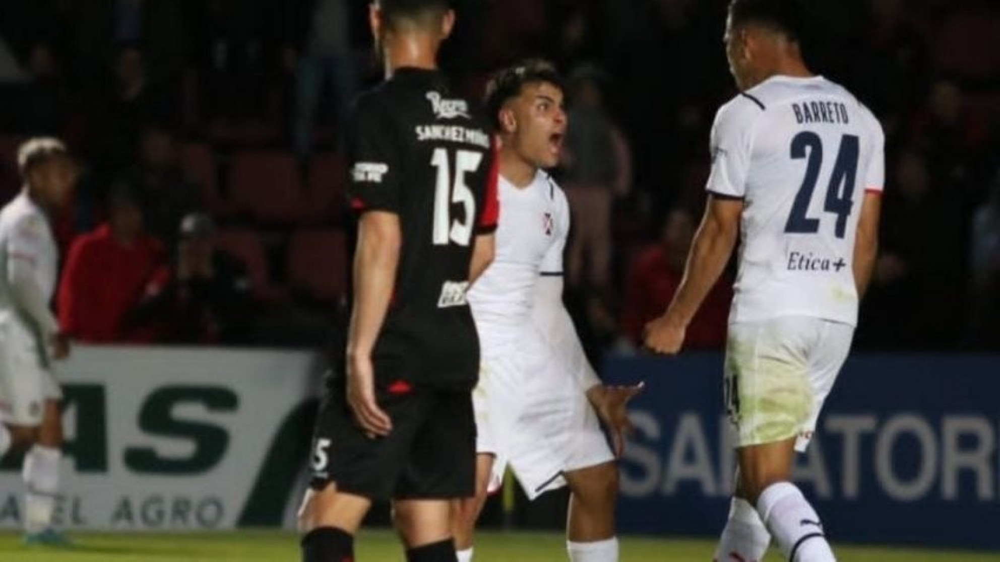 Independiente volvió a la victoria con una goleada en Santa Fe
